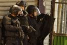 Giliran Massa Polisi Berunjuk Rasa, Kompak Melemparkan Borgol ke Tanah - JPNN.com