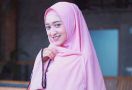 Tren Outfit Hijab Kekinian Ala Beauty Vlogger Seviq Febinita - JPNN.com