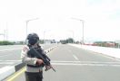 Tim Penjinak Bom Langsung Diturunkan Melakukan Penyisiran di Jembatan Layang Simpang Surabaya - JPNN.com