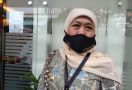 Rocky Gerung Kaitkan Kerumunan Gubernur Khofifah dengan Habib Rizieq - JPNN.com