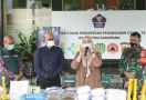 Perangi COVID-19, Sampoerna dan Yayasan Rumah Kita Sumbang Ventilator ke Pemkab Karawang - JPNN.com