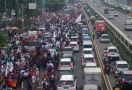 Demo di Depan Gedung DPR, Transjakarta Alihkan Rute Perjalanan - JPNN.com