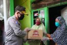 Jelang HUT Bhayangkara, Para Perwira Polri Ini Bawa Bantuan untuk Buruh Harian - JPNN.com