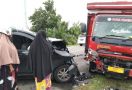 Xenia Hantam Truk Pengangkut Gas LPG, Kondisinya Jadi Kayak Begini - JPNN.com