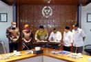 MPR RI dan APKASI Tandatangani MoU Sosialisasi Empat Pilar MPR RI - JPNN.com