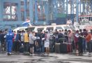 101 Pria dan 2 Perempuan ABK MV Zuiderman Dibawa ke Hotel Mercure Batavia, Ada Apa? - JPNN.com
