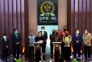 Jokowi Utus 1 Menko dan 5 Menteri Demi Sepucuk Surat soal RUU BPIP - JPNN.com