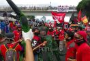 Demo di DPR: Tak Becus Urus Virus, yang Dikebut Malah Omnibus Law! - JPNN.com