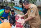 Bupati Jarot: Pemerintah Membantu Ribuan Warga Korban Banjir di Sintang - JPNN.com