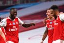 Brace Aubameyang Bawa Arsenal Hancurkan Manchester City - JPNN.com