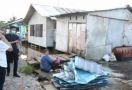 300 Rumah di Pontianak Rusak Diterjang Puting Beliung - JPNN.com
