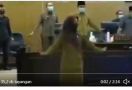 Viral Video, Sejumlah Pejabat Joget Penguin ala TikTok Sebelum Mulai Rapat Bahas APBD - JPNN.com