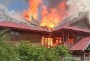 Pesantren Darul Arafah Sumut Habis Terbakar, Bangunan Tinggal Puing - JPNN.com