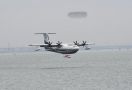 Pesawat Amfibi Buatan Tiongkok Berhasil Lalui Uji Coba Terbang Perdana - JPNN.com