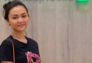 Dicibir Karena Pakai Kaus 'I Believe in Siti Fadilah', Rina Nose Ngomong Begini - JPNN.com