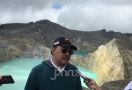 Berkunjung ke Danau Kelimutu, Gus Jazil Dorong Tempat Wisata di Wilayah Zona HIjau Segera Dibuka - JPNN.com