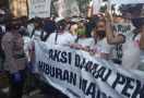 Pemkot Bandung Didemo Pekerja Spa dan Karaoke, Ridwan Kamil Bilang Begini - JPNN.com