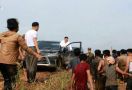 Kim Jong Un Kendarai Mobil Mewah Saat Blusukan ke Daerah Banjir - JPNN.com