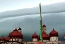 Awan Seperti Tsunami di Meulaboh, Bukan Mistis, Masyarakat Diminta Tetap Waspada - JPNN.com