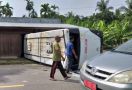 Bus Pengangkut ASN Terbalik akibat Rem Blong, Begini Kondisinya - JPNN.com