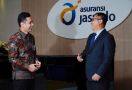 Asuransi Jasindo Salurkan Bantuan Rp300 Juta untuk Masyarakat - JPNN.com