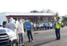 Dikawal Petugas Medis Berpakaian APD Lengkap, Wali Kota Lubuklinggau Diterbangkan ke Palembang - JPNN.com
