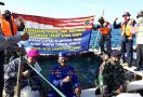 Tebar Benih Ikan Kerapu, Lanal Banyuwangi Antisipasi Kelangkaan Pangan Akibat Pandemi Covid-19 - JPNN.com
