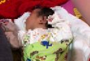 Ibu Masih Terbaring di Kamar Bersalin, Sang Bayi sudah di Tangan Pembeli, Polisi Datang - JPNN.com