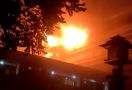 Kebakaran Landa Kejagung, Lima Unit Damkar Belum Mampu Taklukkan Api - JPNN.com