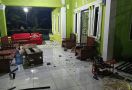 Ratusan Massa Mendatangi Rumah Pembunuh Bripka Adhi Pradana, Lihat yang Terjadi - JPNN.com