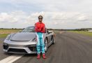 Mantap! Geber Porsche 718 Boxster, Gadis 16 Tahun Ini Pecahkan Rekor Slalom - JPNN.com