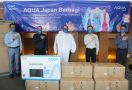 AQUA Japan Salurkan 1.356 unit APD dan Perangkat Elektronik untuk Petugas Kesehatan - JPNN.com