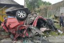 Kecelakaan Maut di Sleman, 4 Orang Tewas, Mobilnya Jadi Kayak Begini - JPNN.com