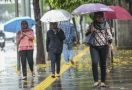 BMKG: Hujan Lebat Berpotensi Guyur Bodetabek Malam Ini, Cek Daftar Wilayahnya - JPNN.com