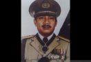 Mengapa Jenderal Awaloedin Djamin Dijuluki Bapak Satpam? - JPNN.com