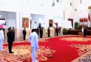 HUT Ke-75 TNI, Jokowi Beri Bintang Jasa Nararya Kepada 3 Prajurit, Ini Daftarnya - JPNN.com