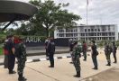 Jaga Perbatasan Aruk, Bea Cukai Sintete Gandeng Satgas Pantas Yonif 642/Kapuas - JPNN.com