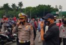 Terjun Langsung Memantau Aksi Demo, Komisioner Kompolnas Minta Polisi Tindak Tegas Perusuh - JPNN.com