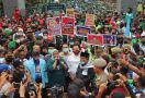 Di Tengah Ribuan Buruh, Ade Yasin: Saya Akan Dukung Perjuangan Kalian - JPNN.com