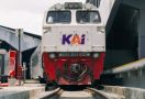 5 Gerbong Barang KA Keluar Jalur Setelah Ditabrak Truk Semen, KAI Tuntut Pemilik dan Pengemudinya - JPNN.com