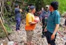 Pemulung Menemukan Sesuatu di Sungai, Geger, Ada TNI dan Polisi - JPNN.com