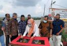 Iis Edhy Prabowo Resmikan Ifrastruktur Hasil Program PISEW - JPNN.com