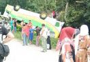 Bus Terbalik di Kawasan Objek Wisata Cinangkiak Solok, Begini Kondisinya - JPNN.com