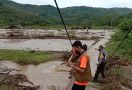 Lahan Pertanian di Paiker Empat Lawang Rusak Diterjang Banjir - JPNN.com