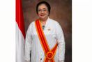 Terima Bintang Mahaputera Adipradana dari Presiden Jokowi, Menteri Siti: Ini Untuk Ayah, Ibu, dan Indonesia - JPNN.com