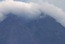 Status Gunung Merapi Masih Siaga, Ratusan Warga Pilih Mengungsi - JPNN.com