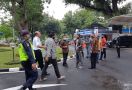 Pengin Bertemu Pejabat, Demonstran Nekat Terobos Gerbang Kemenhub - JPNN.com