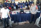Bajing Loncat yang Menjarah Truk Bermuatan Besi di Jaktim Ditangkap, Ini Modusnya - JPNN.com