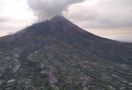 Terpantau Banyak Longsoran Baru di Puncak Gunung Merapi - JPNN.com