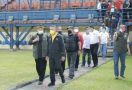 Implementasi Instruksi Presiden, Menpora Amali Tinjau Stadion Si Jalak Harupat - JPNN.com